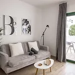 Διαμέρισμα Holyhome Premium *